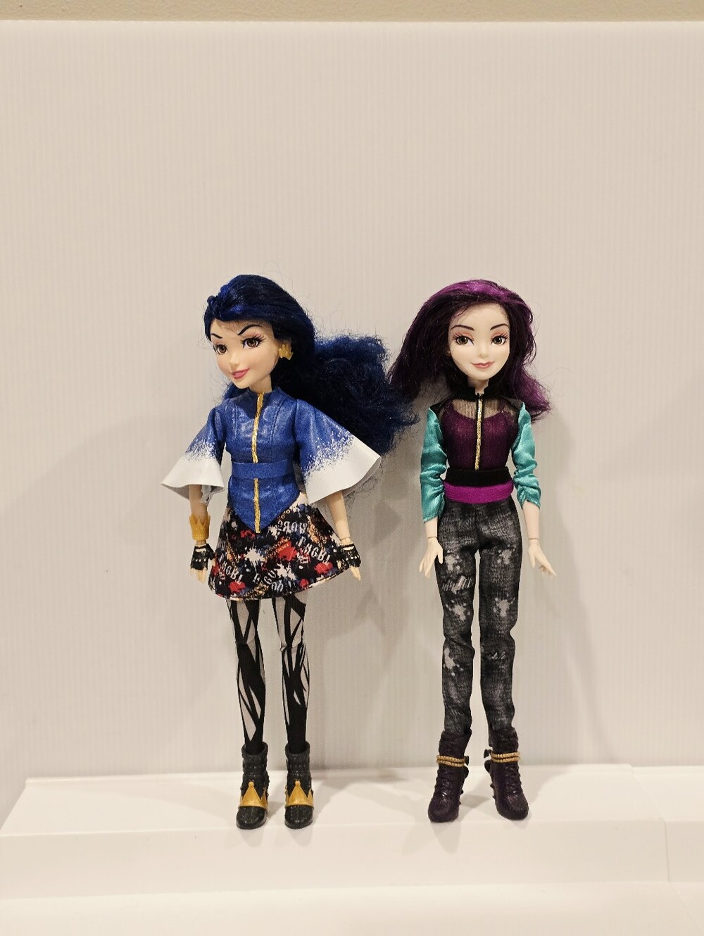 Disney Descendants Fashion Doll Set Mal and Evie